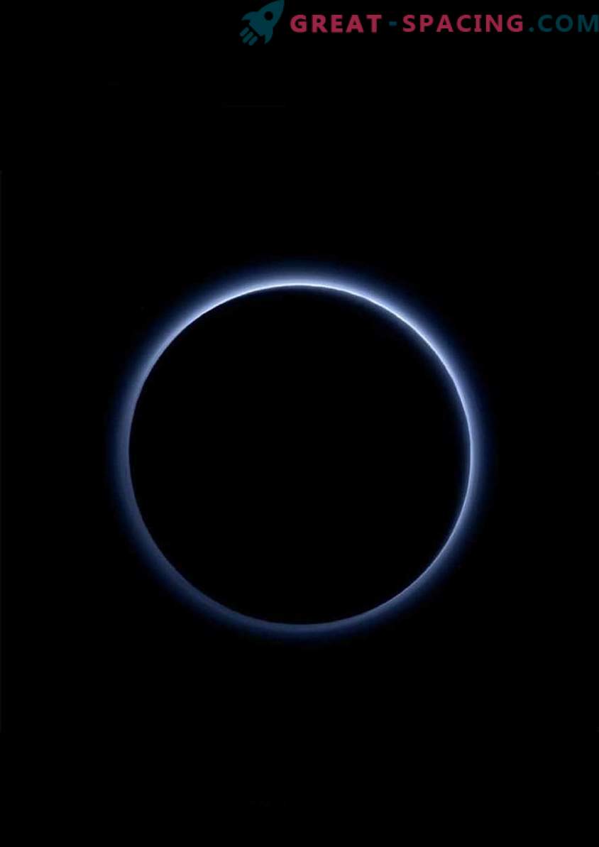 Le voile de carbone de Pluto maintient la température basse