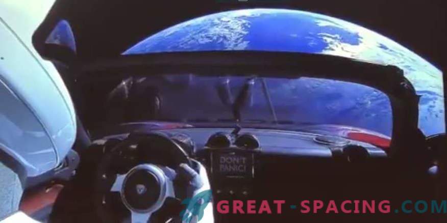 Vidéo incroyable de la voiture Tesla lancée dans l'espace