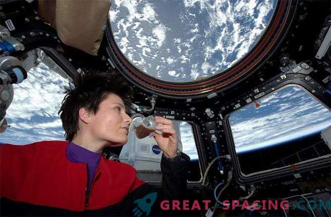 Les astronautes de l'ISS ont essayé du café fraîchement préparé dans une tasse imprimée sur une imprimante 3D