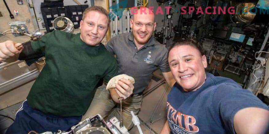 Thanksgiving dans l'espace! Comment les astronautes célèbrent-ils leurs vacances en orbite?