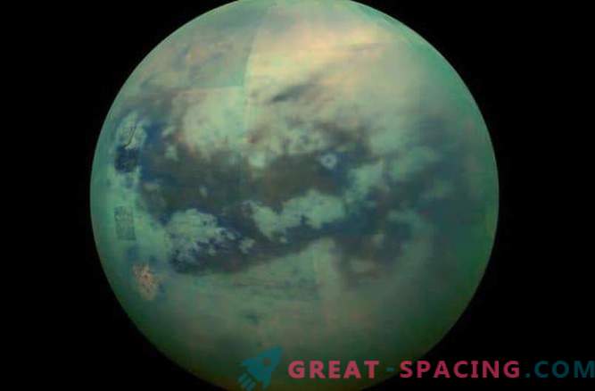 Titan dök upp i nya Cassini-bilder