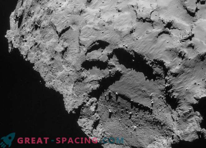 Rosetta a découvert une pyramide de pierre à la surface d’une comète