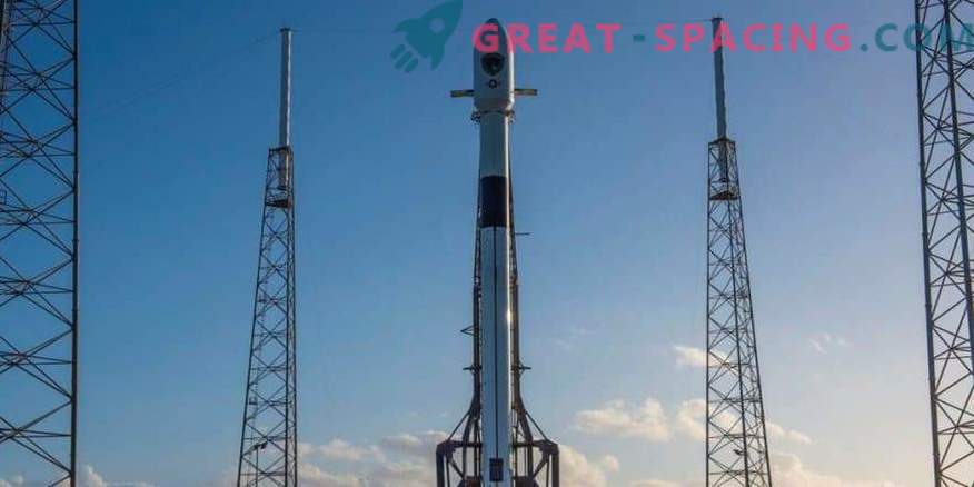 SpaceX retarde le lancement du satellite de navigation en raison du vent violent