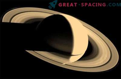 35e anniversaire de la visite de Saturn’s Voyager-1