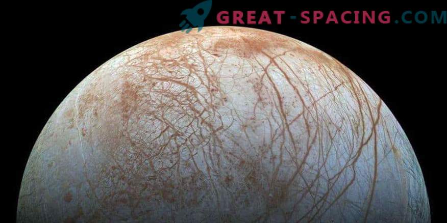 Des scientifiques se préparent pour une mission sur le satellite glacé de Jupiter Europe
