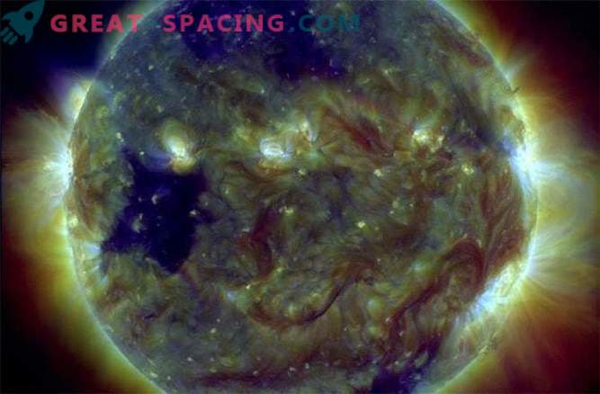 Le trou coronal solaire revient, mais la tempête solaire ne touche que légèrement la Terre