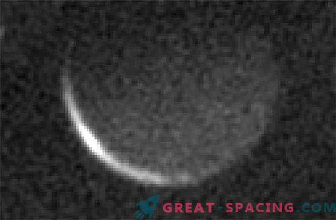 La nuit descend sur Charon, le plus grand satellite de Pluton