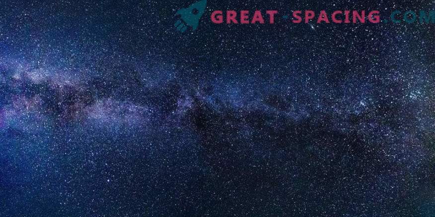 Les extraterrestres peuvent-ils utiliser des étoiles pour le salut dans un univers en expansion?
