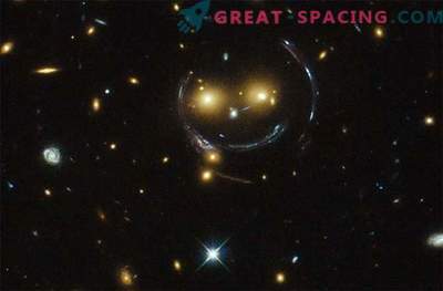 Hubble a découvert une émoticône d'espace dans l'espace lointain