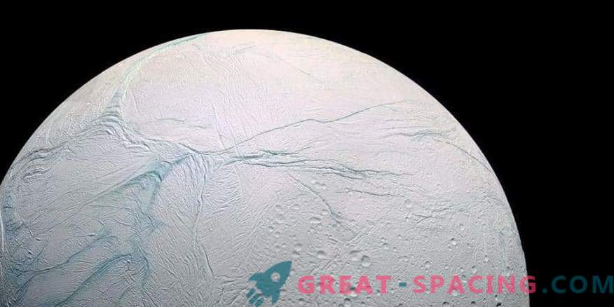 Mystère de l'activité d'Encelade océanique