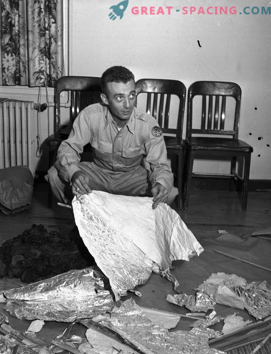 Incident de Roswell - 1947 Les ufologues sont certains que l'armée a caché l'épave d'un navire étranger