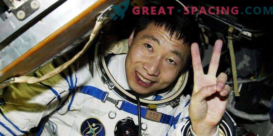 Un astronaute chinois parle d’un bruit étrange dans un vaisseau spatial. Opinion ufologov