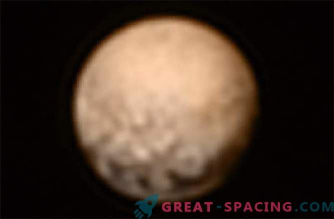 The revived ship of the mission New Horizons sends a photo of Pluto