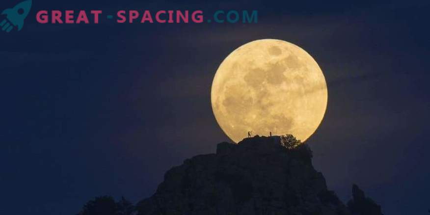 Kuu võtab esimest korda 150 aasta jooksul ebatavalist värvi.