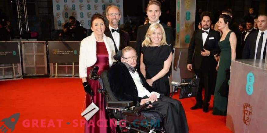 La première épouse de Stephen Hawking proteste contre les inexactitudes du biopic