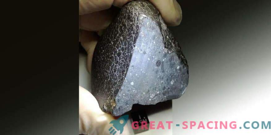 Une météorite ancienne révèle les caractéristiques de la topographie martienne