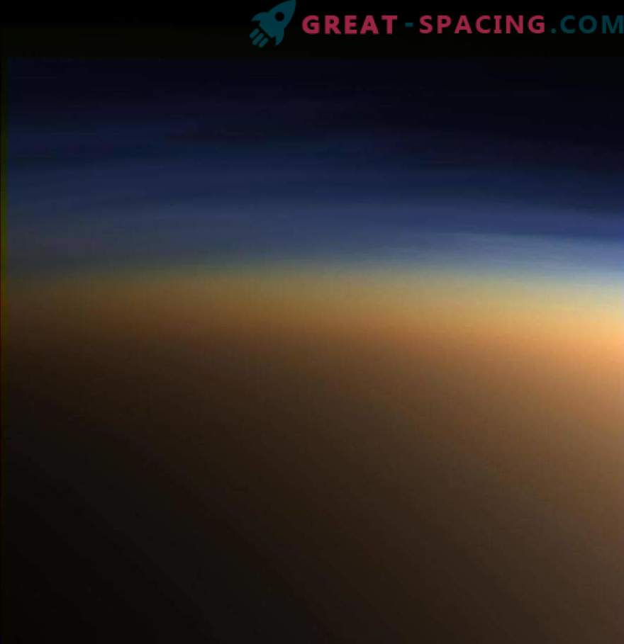 Cassini a découvert des cristaux de méthane dans l’atmosphère de Titan