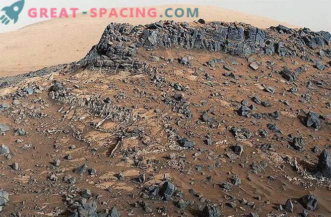 Un robot rover a découvert de riches sédiments minéraux dans des fissures