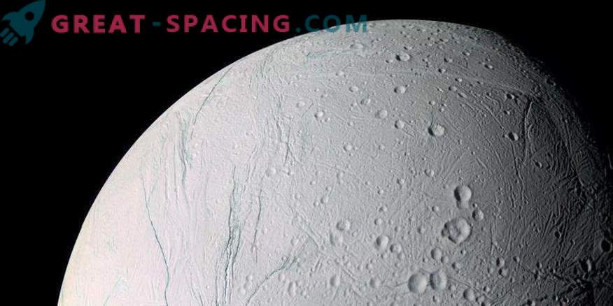 Le satellite de Saturne Enceladus pourrait se renverser