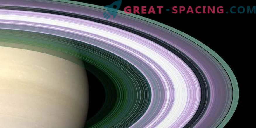 La sonde de Cassini se met à valser avec les anneaux de Saturne