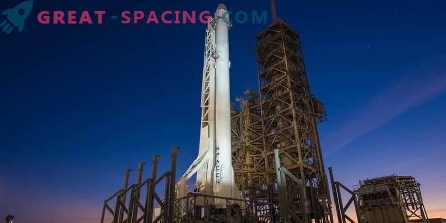 Falcon 9 va suivre les traces d’Apollo et des Navettes