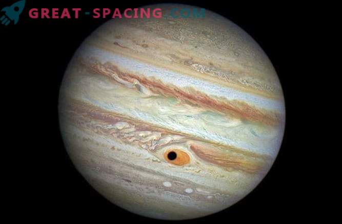 Le satellite de Jupiter a obstrué la grande tache rouge