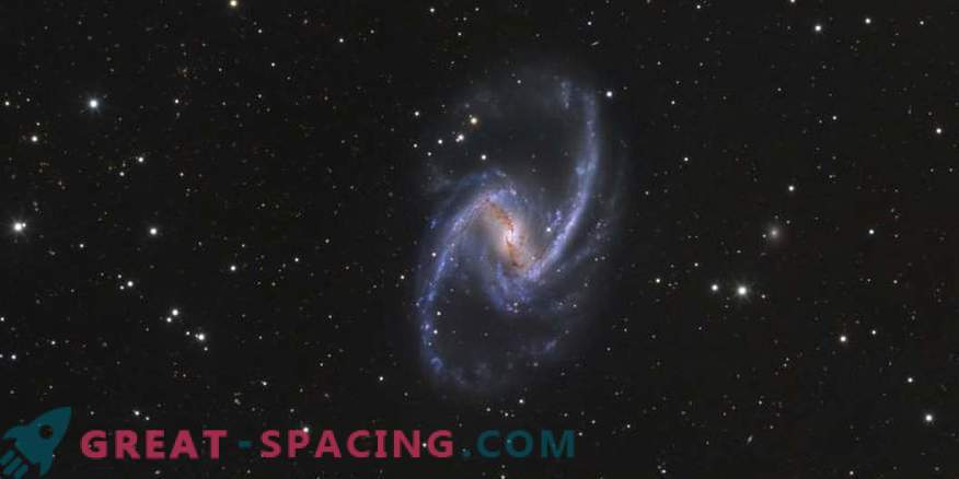 Naissance des étoiles et flux de gaz dans la galaxie NGC 1365