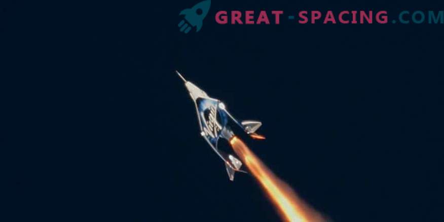 Le tourisme spatial se rapproche! SpaceShipTwo part pour un vol d'essai historique