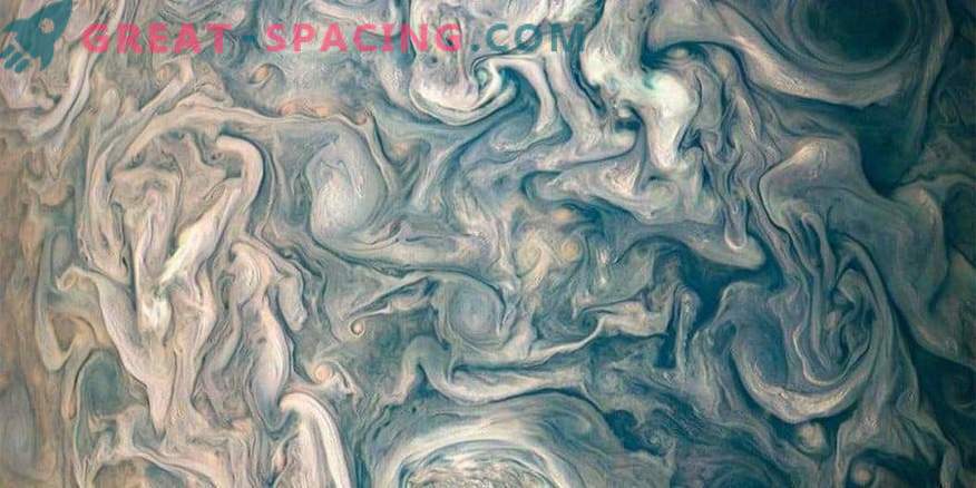 Photos du cosmos: Nuages ​​chaotiques de Jupiter