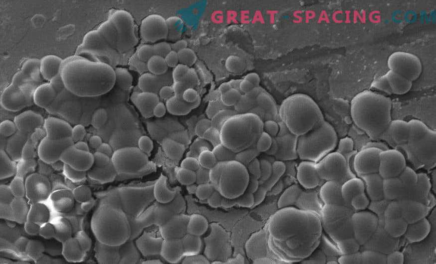 Empreintes de microbes sur les roches martiennes