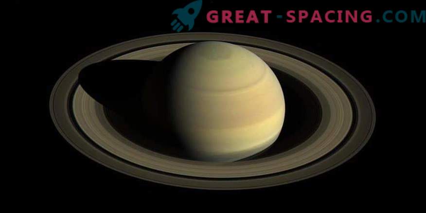 Les anneaux de Saturne sont beaux, mais pas pour toujours