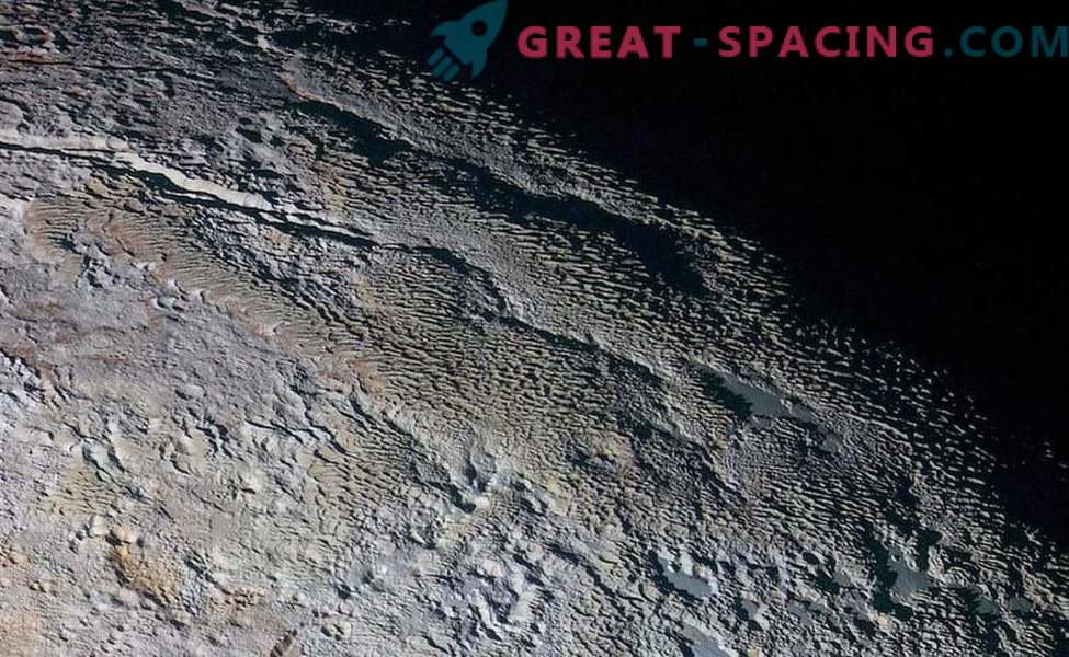 Pluton épineux fait allusion à l'existence de pics de glace dans d'autres mondes