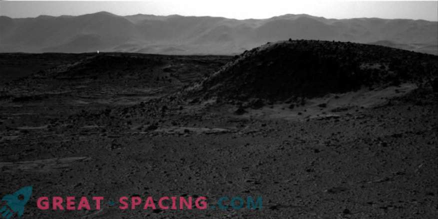 Pourquoi Mars luit-il? Phénomène mystérieux des fusées éclairantes sur la planète rouge