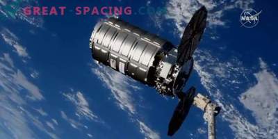Le cargo Cygnus sort les ordures de l'ISS