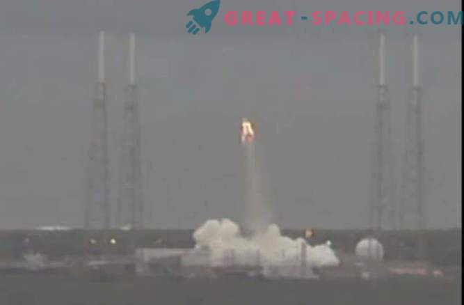 Le vaisseau spatial SpaceX Dragon fait son premier vol d'essai
