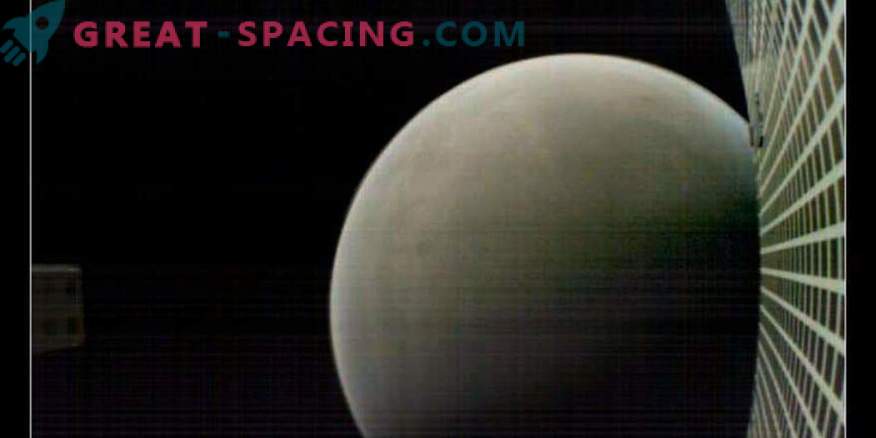 Photo d'adieu de Mars vue de petits satellites