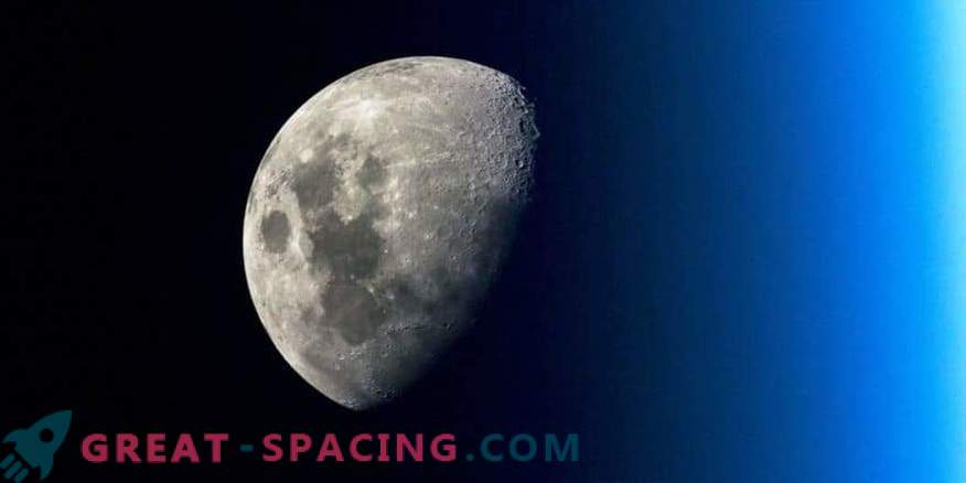 Photos de l'espace: Agenda de la lune
