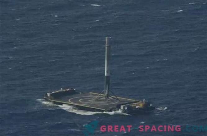 succès! La fusée SpaceX Falcon 9 a réussi à atterrir dans l'océan