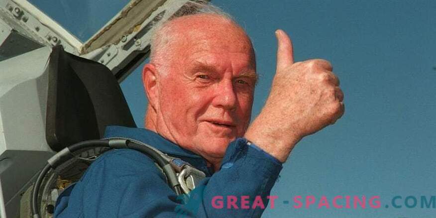 Le héros américain et astronaute John Glenn meurt.