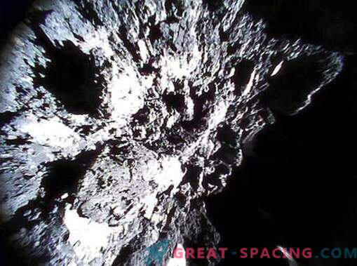 La surface rocheuse de l’astéroïde Ryugu dans un examen des rovers japonais